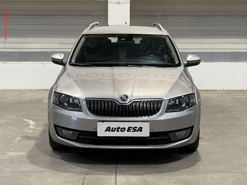 Škoda Octavia (2016) 2.0 TDi, ČR, L&K, DSG, +ALU - fotka 2 z 26