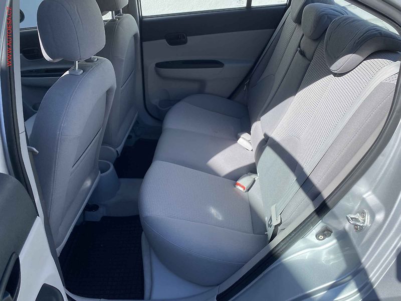 Hyundai Accent (2009) 1.4i, ČR, Klima - fotka 10 z 16