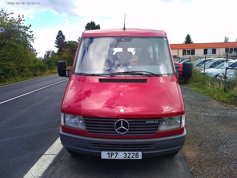Mercedes-Benz Sprinter 208D, 58 kW, 9 míst, nová STK - fotka 8 z 23