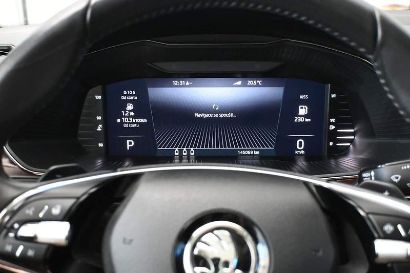 Škoda Superb (2023) 2.0 DSG 4x4 SCOUT Matrix LED T - fotka 33 z 40
