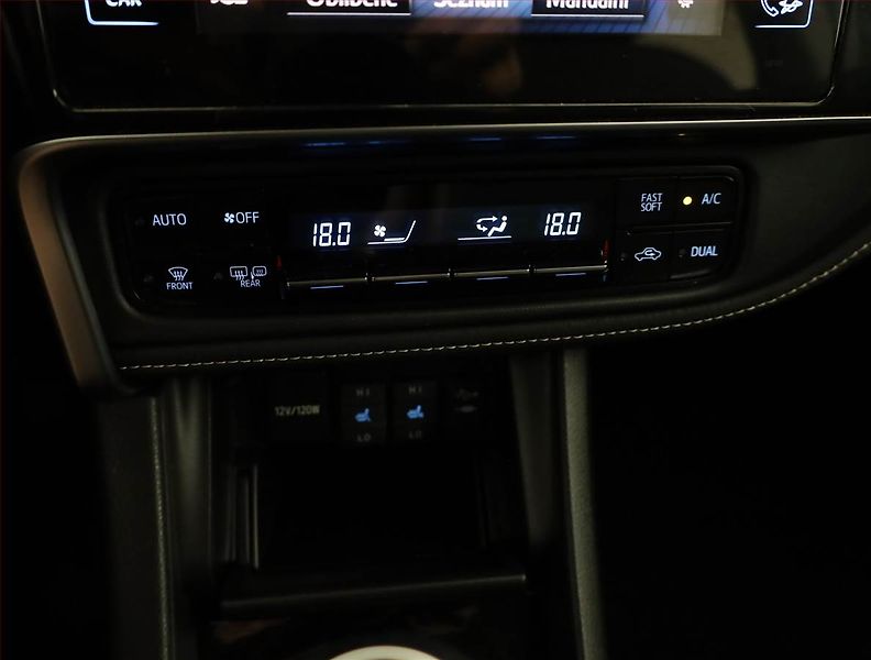 Toyota Corolla (2018) 1.6 Valvematic, Serv.kniha - fotka 10 z 17