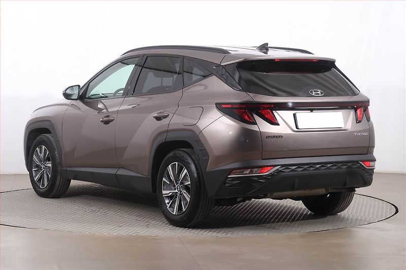 Hyundai Tucson (2021) Family 1.6 T-GDI - fotka 4 z 22