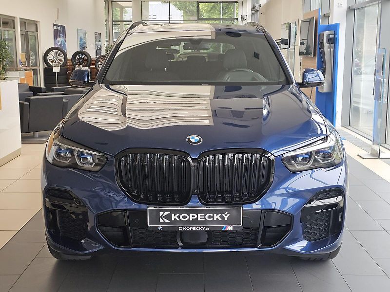 BMW X5 xDrive30d M sportovní paket - fotka 2 z 30