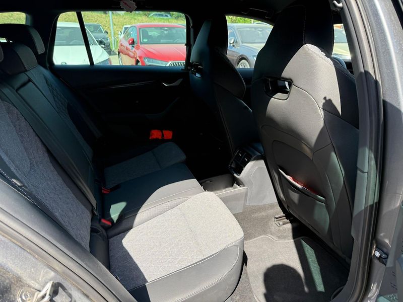 Škoda Octavia Sportline 2.0 TDI 110kw DSG - fotka 22 z 26