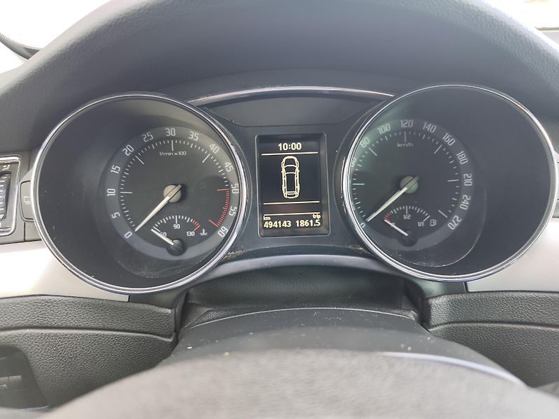 Škoda Superb - fotka 17 z 18