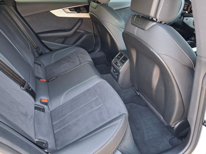 Audi A5 (2024) S-LINE Quattro DSG 2,0TSi 195k - fotka 15 z 35