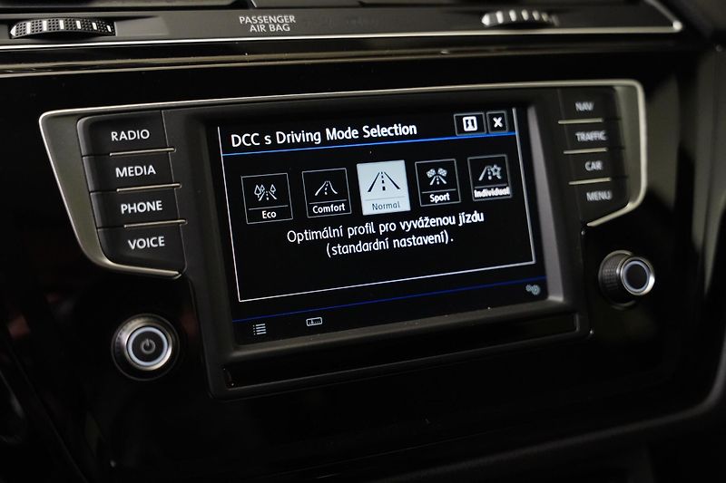 Volkswagen Touran - fotka 18 z 29