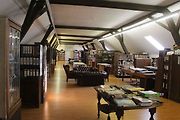 Součástí sbírky je i obrovský archiv