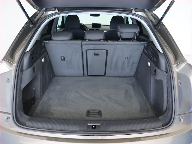Audi Q3 (2016) 2.0 TDI, Automat, Serv.kniha - fotka 14 z 21