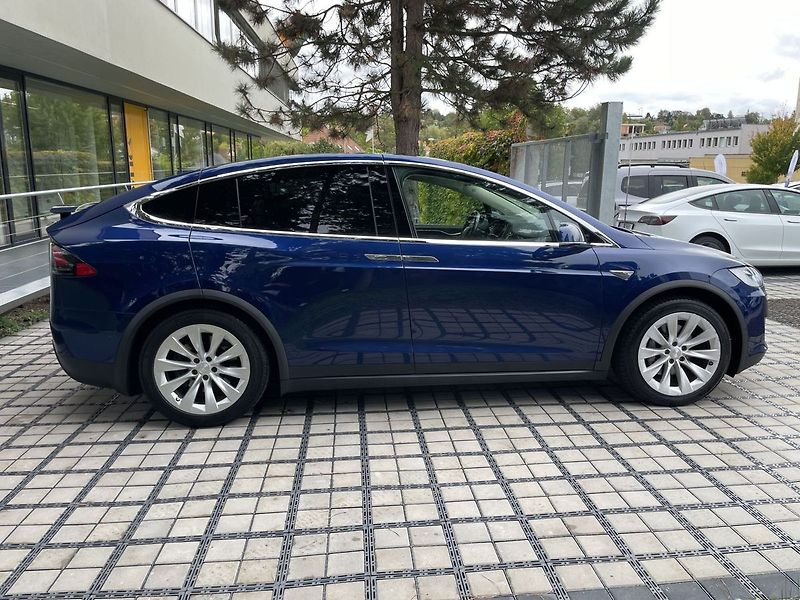 Tesla Model X 90D AWD, 7míst, tažné zařízení - fotka 42 z 43