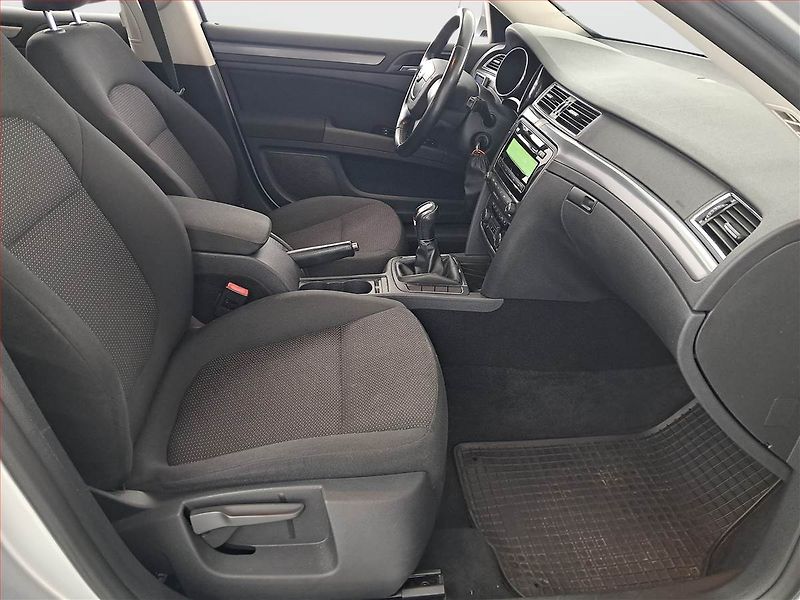 Škoda Superb (2012) 2.0 TDI, Tempomat - fotka 9 z 15