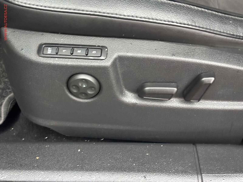 Škoda Superb (2014) 2.0 TDi, ČR, Elegance - fotka 13 z 19