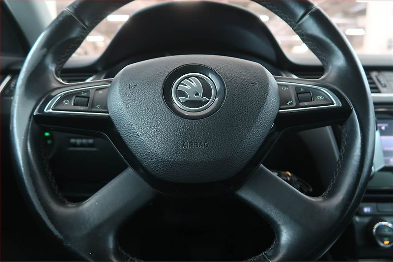 Škoda Octavia (2015) Ambition 1.6 TDI, Automat - fotka 15 z 16