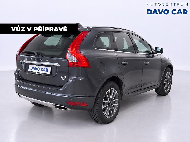 Volvo XC60 2,4 D5 158kW AWD Aut. Momentum - fotka 3 z 12