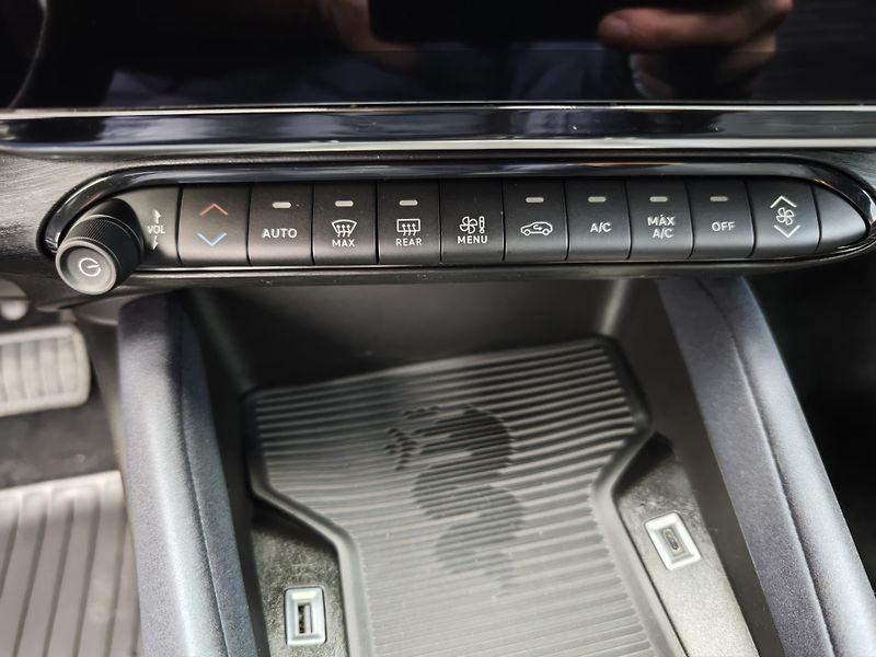 Alfa Romeo Junior (2026)  1,2 T 145 PS automat - fotka 19 z 26