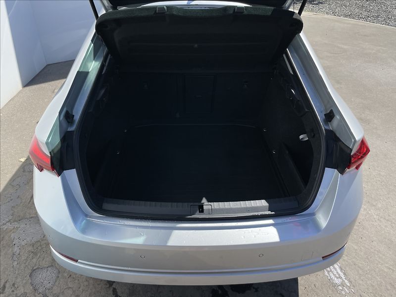 Škoda Octavia 2,0 TDI DSG Ambition Plus LED - fotka 23 z 23