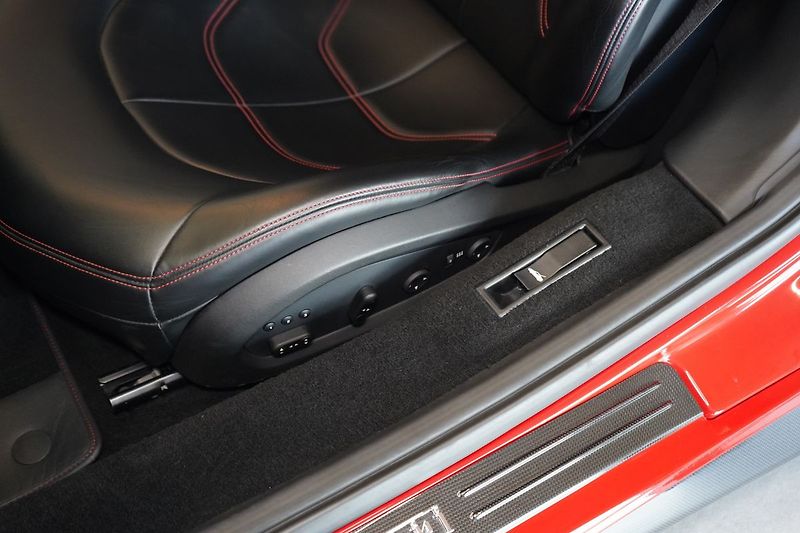 Ferrari 488 Lift/FullCarbon/Camera/Novitec - fotka 24 z 56