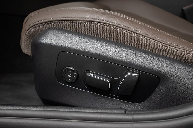 BMW Řada 5 540d xDrive ///M*ZÁRUKA*ČR 1.M - fotka 16 z 51