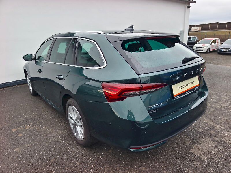 Škoda Octavia (2024) OCT.COMBI TOP SELECTION 2,0 TD - fotka 21 z 42