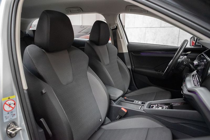 Škoda Octavia 2.0 TDI DSG*ACC*BLIS*CARPLAY* - fotka 11 z 37