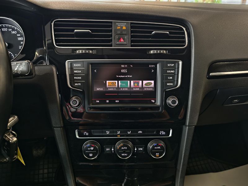 Volkswagen Golf VARIANT 1.6 TDi HIGHLINE, ČR   - fotka 13 z 21