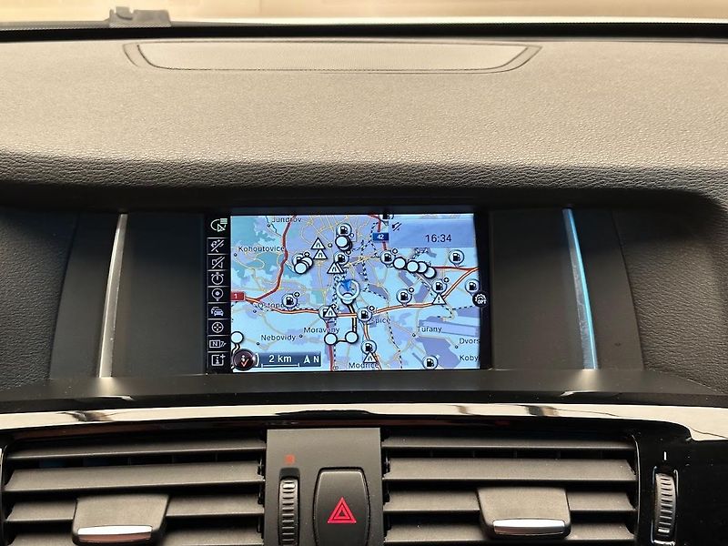 BMW X3 (2016) 20d Xdrive 140 KW  - fotka 17 z 21