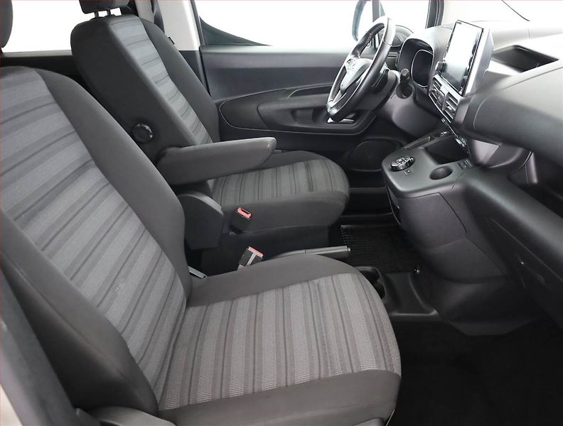 Opel Combo (2020) Enjoy 1.2 Turbo, 5Míst, ČR - fotka 7 z 18