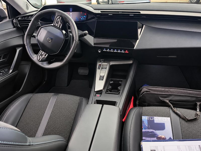 Peugeot 308 (2023) 1.5HDI,ČR,AT,ZÁRUKA,SERVIS - fotka 2 z 9