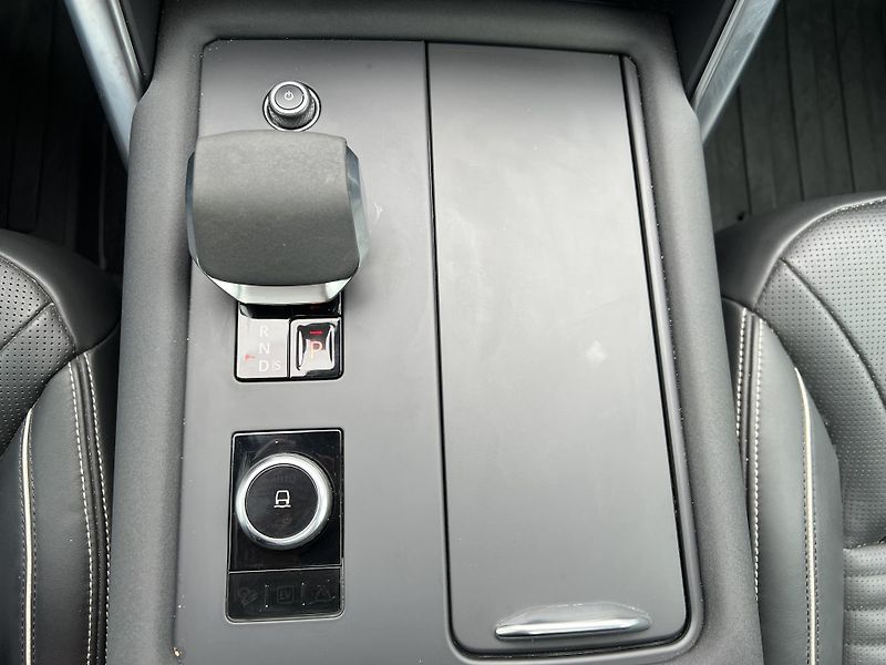 Land Rover Discovery (2022) D300*Dynamic*AWD*DPH - fotka 27 z 43