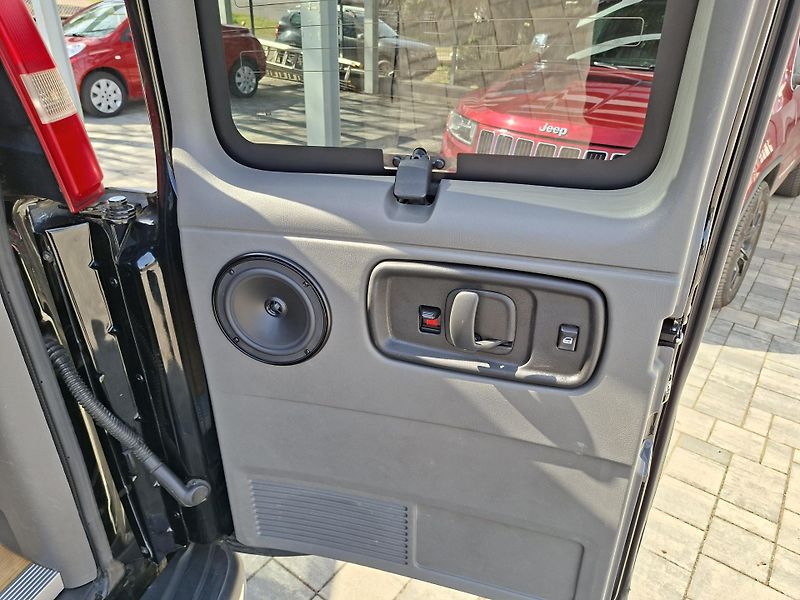 Chevrolet Express (2014) 5,3V8 VOR 4x4,redukce,LPG,DPH  - fotka 32 z 44