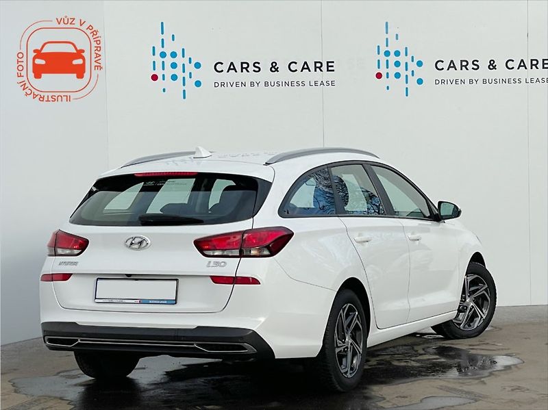 Hyundai i30 1,6 CRDi Combi Smart NAVI - fotka 3 z 3