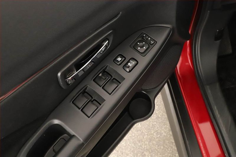 Mitsubishi ASX (2020) 2.0 MIVEC, 4X4, Automat, ČR - fotka 13 z 15