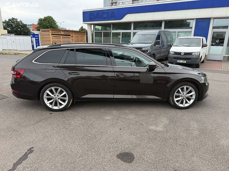 Škoda Superb 2.0 TDI 110kW - fotka 5 z 35