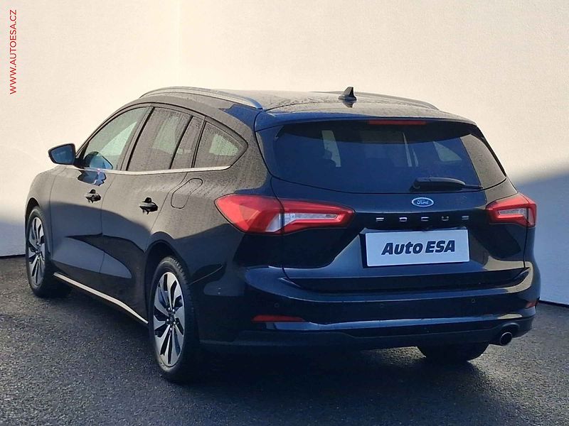 Ford Focus (2019) 1.5 TDCi, Titanium, LED - fotka 6 z 18