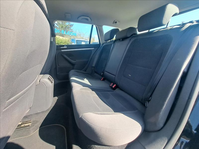 Volkswagen Golf 2,0   TDi 1MAJ*Tažné*Rozvody - fotka 25 z 34