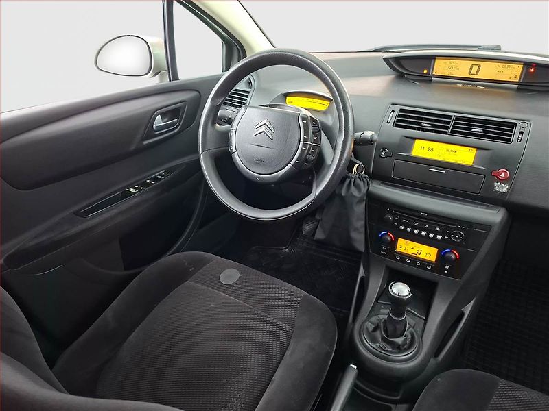 Citroën C4 (2008) 1.6 16V, po STK, Tažné, Klima - fotka 7 z 16