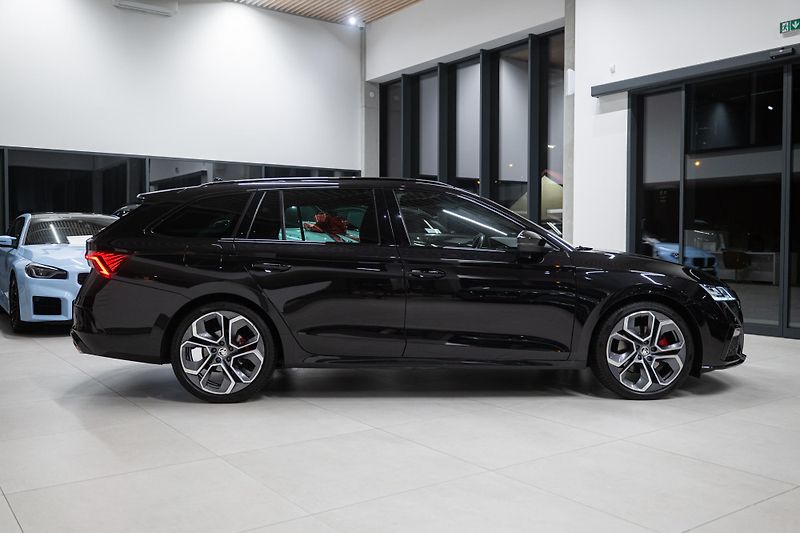 Škoda Octavia (2021) RS 147 KW 4X4  - fotka 13 z 47