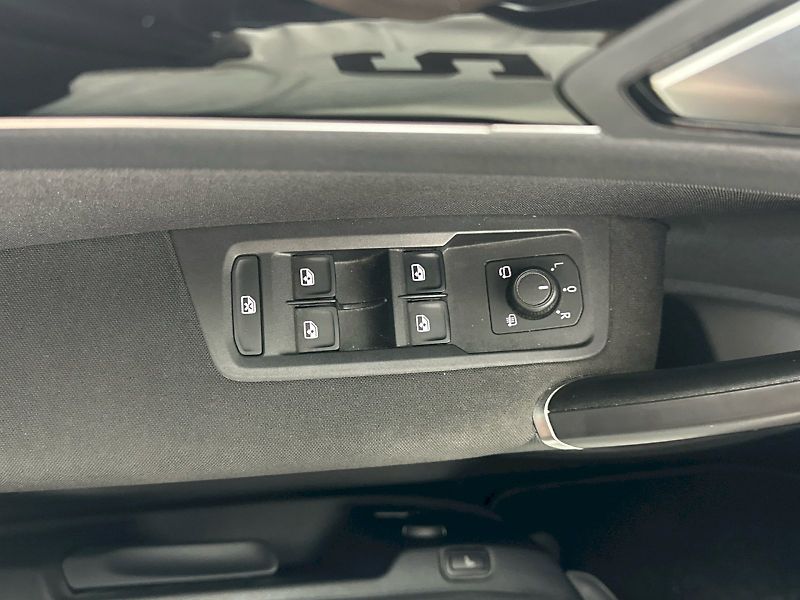 Volkswagen Touran (2022) Comfortline 2.0 TDI 90kW - fotka 26 z 33