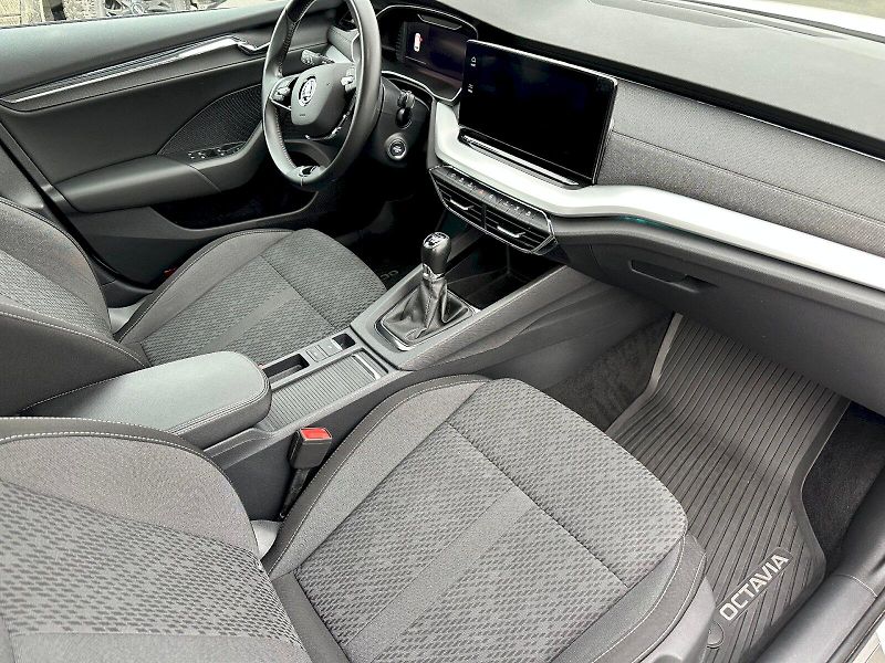 Škoda Octavia (2021) 1.5 TSI 110kW Style Combi - fotka 7 z 22