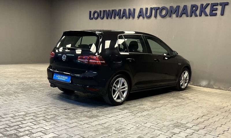 Volkswagen Golf 2.0 TDI DSG GTD - fotka 2 z 15