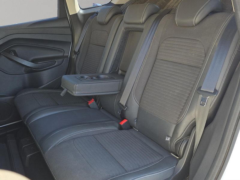 Ford Kuga (2019) 2.0 TDCi 4x4 110kW A/T, Prav. - fotka 22 z 24