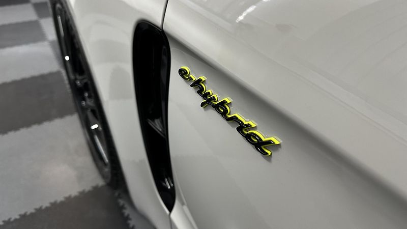Porsche Panamera TURBO S E-HYBRID 700 koní - fotka 12 z 51