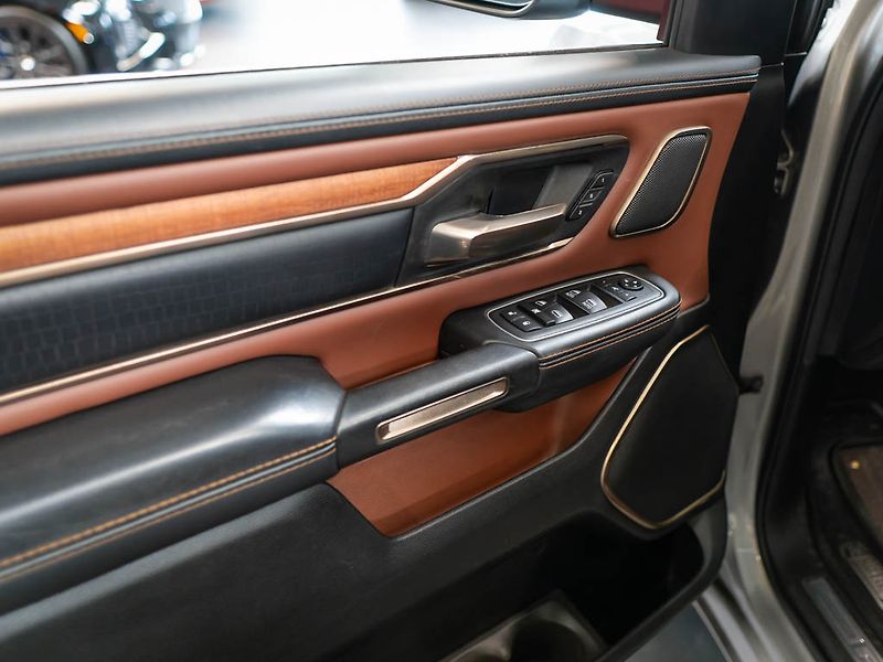 Dodge RAM (2022) 5.7 Longhorn RAMBOX Multitail - fotka 17 z 40