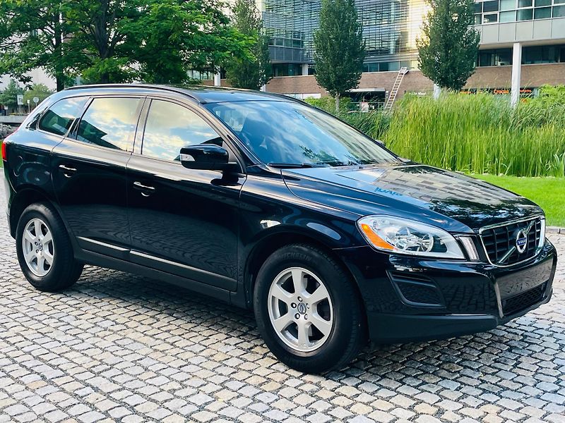 Volvo XC60 2.0D 5V MAN 1.MAJITEL SERVISKA - fotka 8 z 33