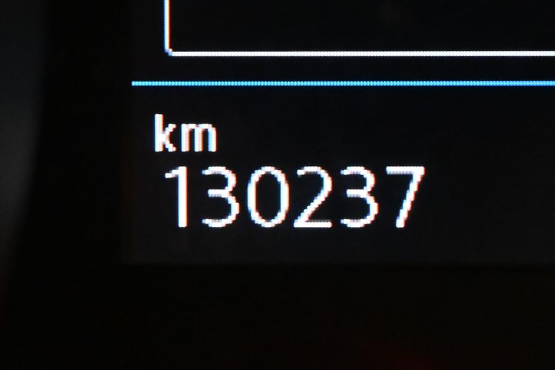 Volkswagen Touran 2,0 TDI 110 kW DSG COMFORT Zár - fotka 17 z 33
