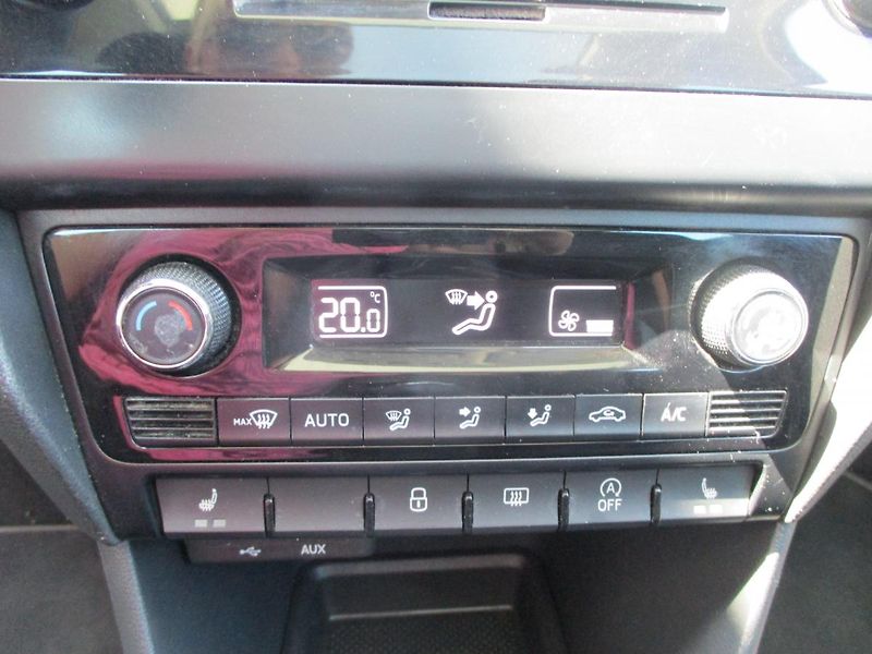 Škoda Rapid 1.6 TDi Edition - fotka 24 z 32