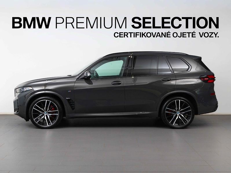BMW X5 xDrive30d - fotka 3 z 22