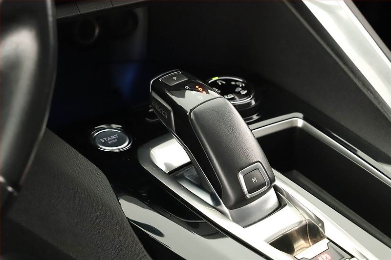 Peugeot 5008 (2017) Premium 1.6 BlueHDi, Automat - fotka 10 z 20