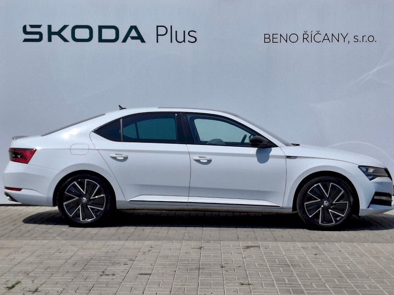 Škoda Superb (2023) Sportline 1.5TSi 110kW - fotka 12 z 35