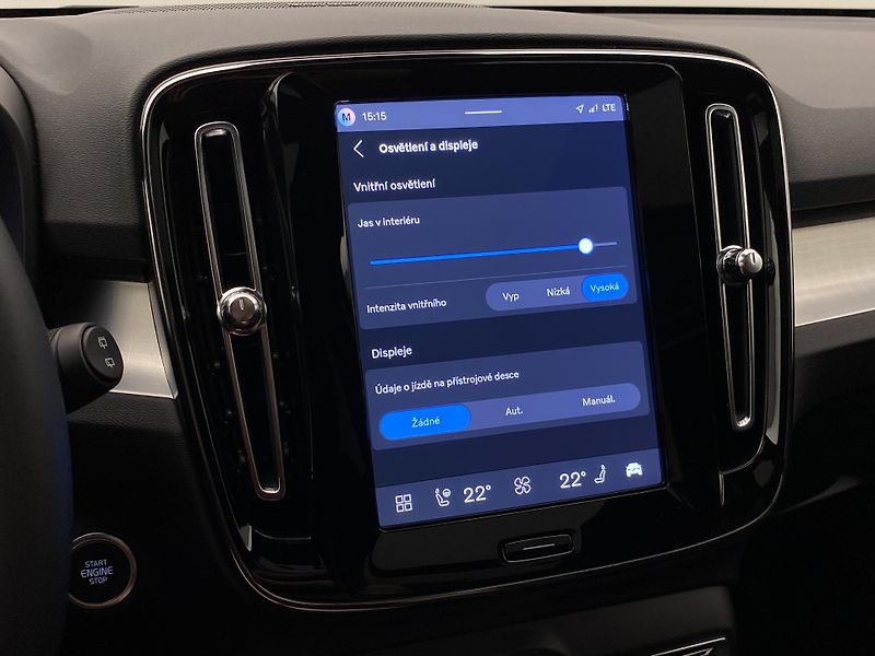 Volvo XC40 (2026) B4 AUT DARK PLUS - fotka 47 z 54